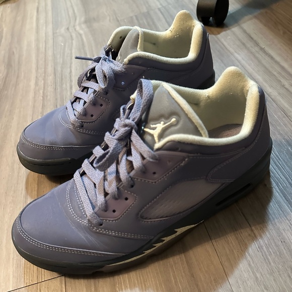 RARE COLOURED AIR JORDANS - Picture 2 of 2